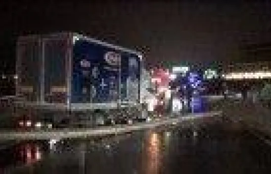 Özel otomobil dereye uçtu 5 yaralı