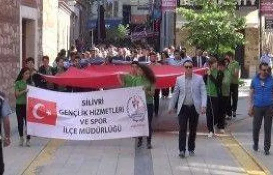 19 Mayıs Kutlamaları' 'Gençlik Yürüyüşü'' İle Başladı