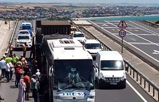 Gümüşyaka'da zincirleme kaza: 6 yaralı