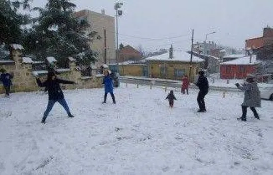 Silivri'de karı gören vatandaşlar kısıtlamayı unuttu