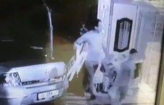 Hırsızlığına küçük çocuğu da alet etti