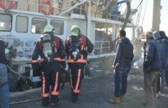 Silivri'de balıkçı teknesinde yangın paniği