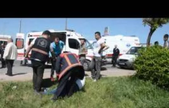 Terminal çıkışında kaza 2 yaralı