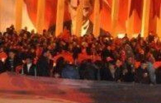 Binlerce kişi 'Cumhuriyet' için yürüdü