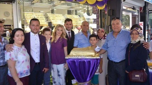 Altın almak için sıraya girdiler