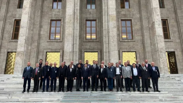 Başkan Yılmaz muhtarlar ile Ankara mesaisi yaptı