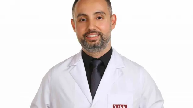 'Göz ovuşturmak retina hasarına yol açabilir'