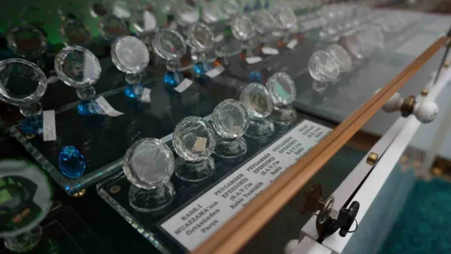 'Mukaddes Emanetler' ona emanet: Peygamber Efendimiz'in Sakal-ı Şerifi İstanbul'da restore ediliyor