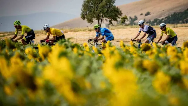 100. Yıl Cumhuriyet Bisiklet Turu tüm heyecanıyla devam ediyor