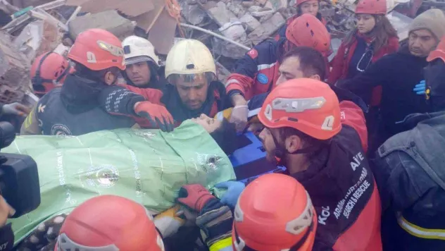 12 yaşındaki Muhammet'i kurtaran itfaiye eri mutluluktan böyle ağladı