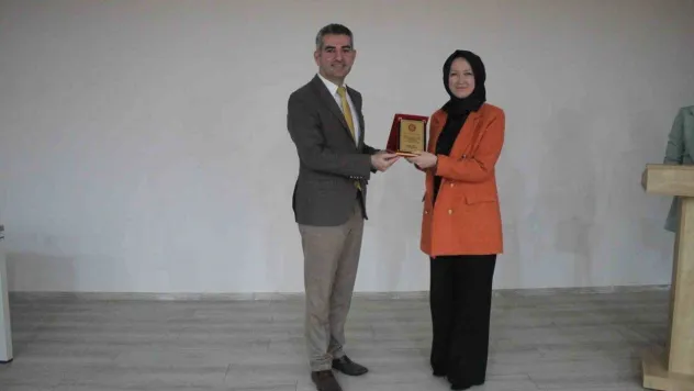 20 yıl görev yapış hekimlere plaket