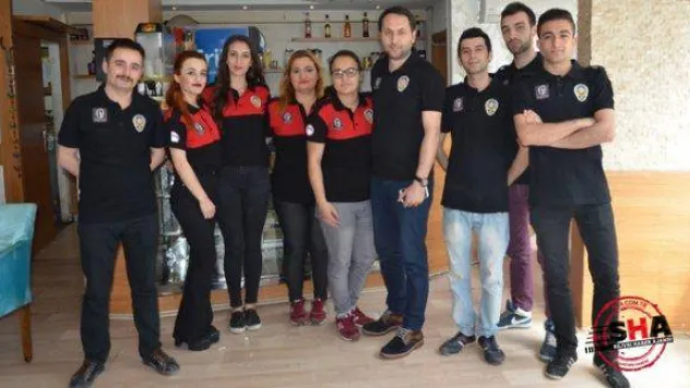 Polis kıyafetleriyle servis yapacaklar