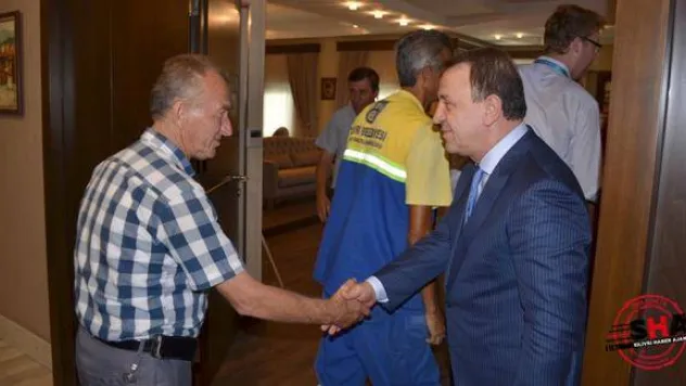 Işıklar personeliyle bayramlaştı