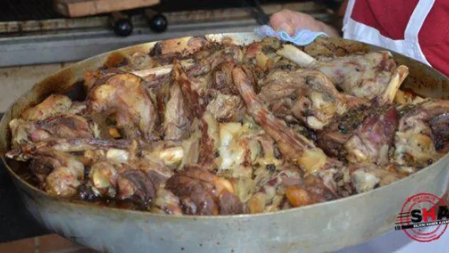 'Kuzu Tandır' Mandacı'da yenir