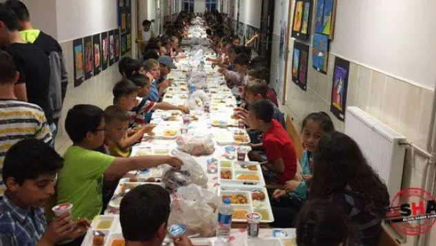 Büyükçavuşlu Ortaokulu aynı sofrada buluştu