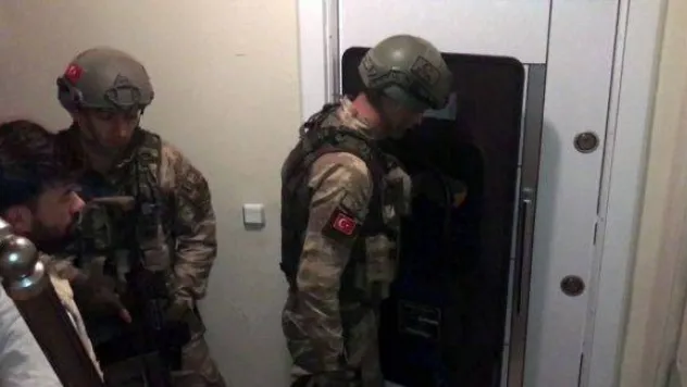 Ameliyathane kapısında fiziki takibin ardından uyuşturucu baronu yakaladı