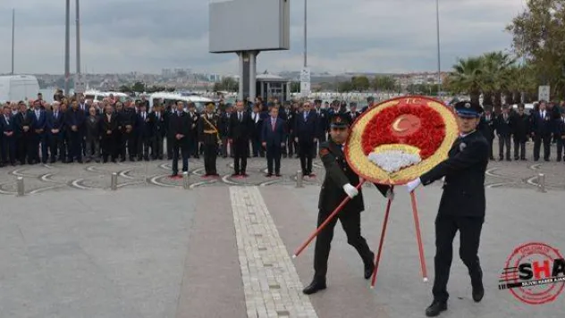 29 Ekim Kutlamaları Çelenk Sunumu İle Başladı