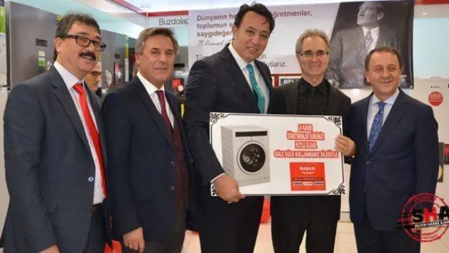 Başak Ticaret'ten yılın emekli öğretmenine ödül