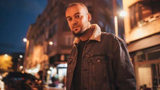 Albüm öncesi sürpriz 'Karanlık'