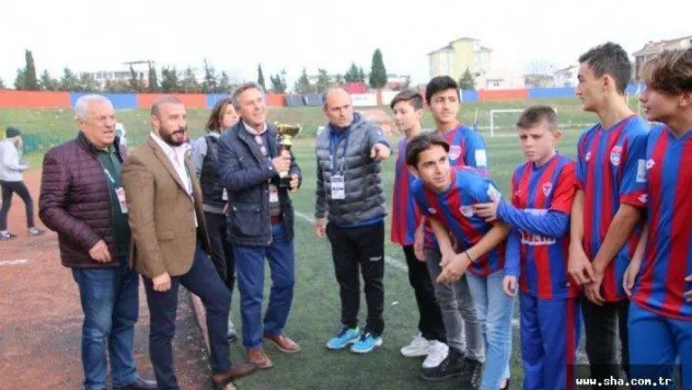 Bayburtlu'dan şampiyonlara kutlama