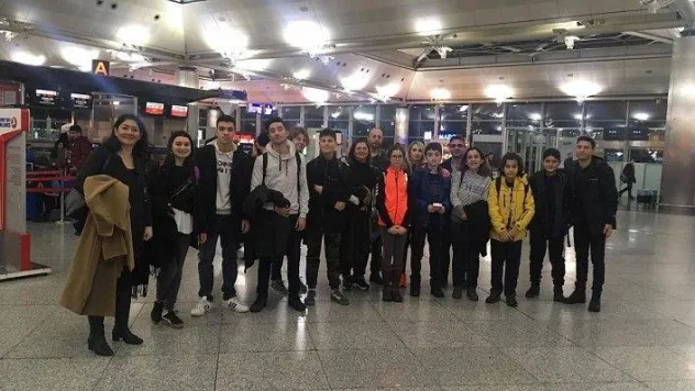 Çizgi Koleji Öğrencilerini Londra'ya Uğurladı