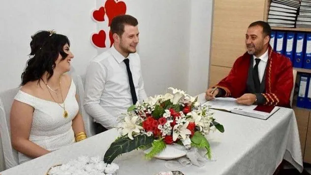 Başkan Yılmaz ilk nikahını kıydı