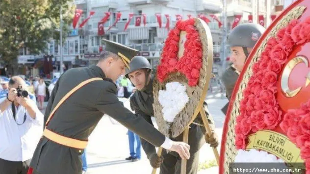 Zafer Bayramı Kutlamaları Törenle Başladı