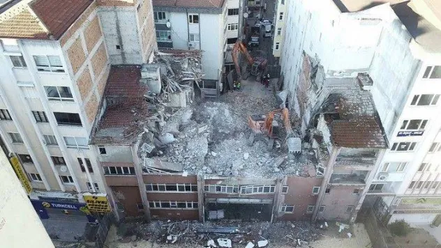 Silivri Eski İlçe Emniyet Binası Yıkıldı