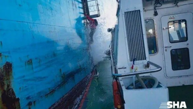 (Özel) Kılavuz kaptanlarının dev dalgalarla mücadelesi