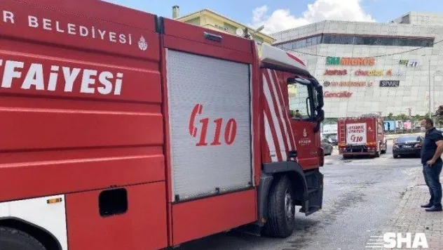 Sultanbeyli'de düğün salonunda yangın: 1 kişi dumandan etkilendi