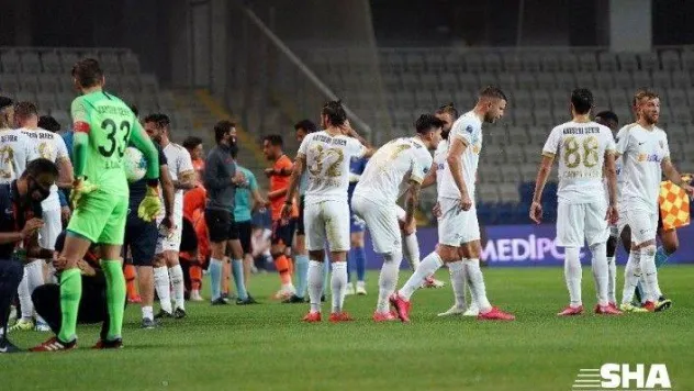 Süper Lig: Medipol Başakşehir: 1 - Kayserispor: 0 (İlk yarı)