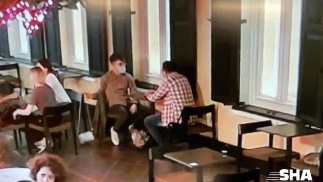 Tarihi Narmanlı Han'daki kafede çanta hırsızlığı kamerada