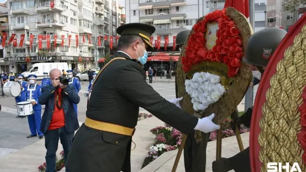 29 Ekim Kutlamaları Çelenk Sunumu ile Başladı