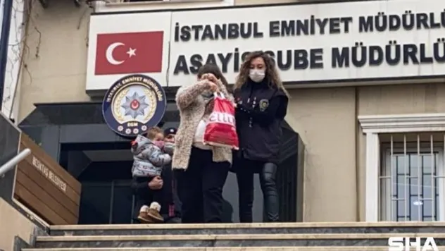 Hamile kadının çantayı çalması kamerada