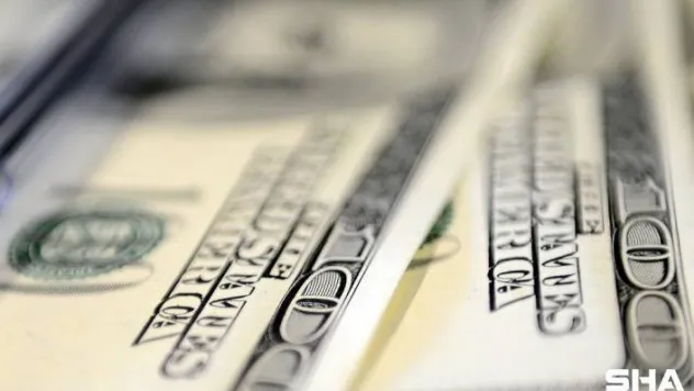 Dolar ve eurodaki düşüş haftanın son işlem gününde de sürüyor