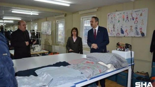 Sultanbeyli Kaymakamlığından eğitime ara veren gençlerin eğitime devamı ve işe yerleştirilmesi projesi