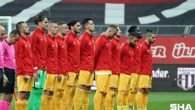 Süper Lig: Beşiktaş: 2 - Kayserispor: 1 (Maç devam ediyor)