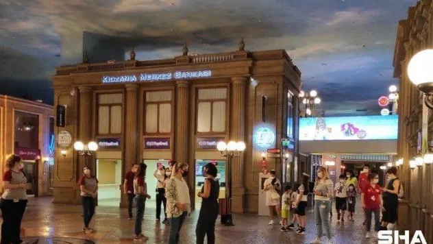 Çocuklar yaz tatiline karne partisiyle başladı