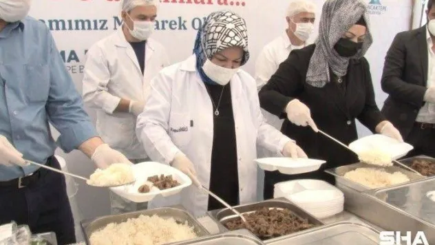 Sancaktepe'de kurban kesim alanında kavurma ziyafeti