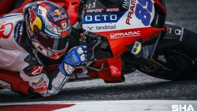 Jorge Martin çaylak sezonunda zafere uzandı