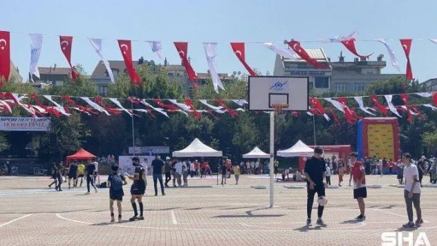Sultangazili çocuklar okulların açılmasına sayılı günler kala doyasıya eğlendi
