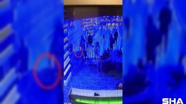 Esenyurt'ta çanta hırsızlığı kameraya yansıdı