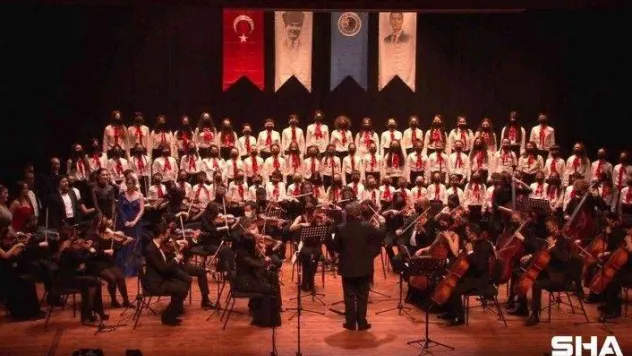 Kartal'da yeni yıl coşkusu, Gençlik Senfoni Orkestrası konseriyle taçlandırıldı