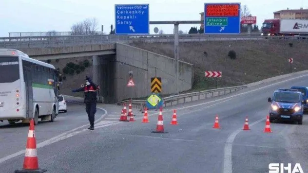 Çorlu'dan İstanbul'a araç geçişine izin verilmiyor