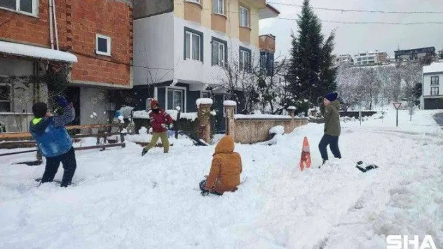 Kar kalınlığı ilçe merkezinde 20, yüksek kesimlerde 90 santime ulaştı