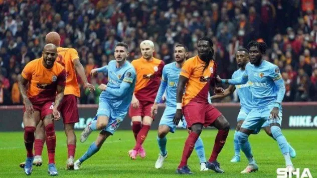 Spor Toto Süper Lig: Galatasaray: 0 - Kayserispor: 0 (İlk yarı)