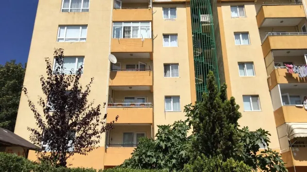 5. kattan düşen 3 yaşındaki çocuk yaşam savaşı veriyor