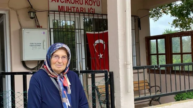 80 yaşındaki 'muhtar teyze' babadan miras kalan muhtarlığı devam ettiriyor