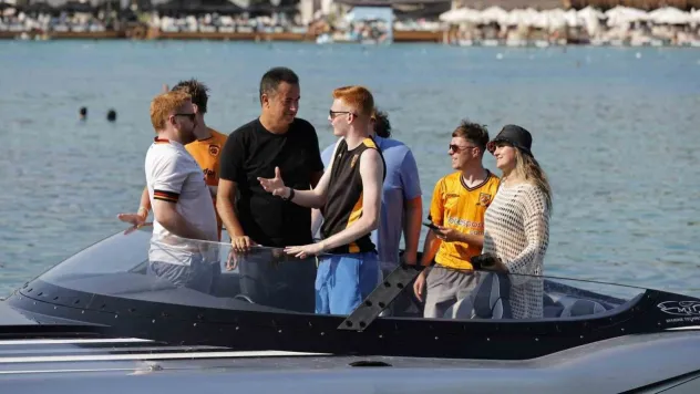 Acun Ilıcalı'dan İngiliz taraftarlara Türkiye turu