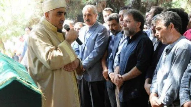 Ahmet Hakan'ın babası toprağa verildi